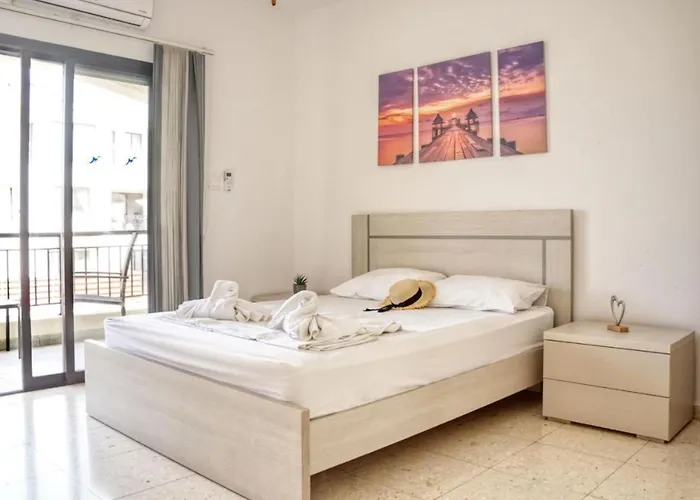 H&o Royal Lovely Apartment! Apartamento Paphos